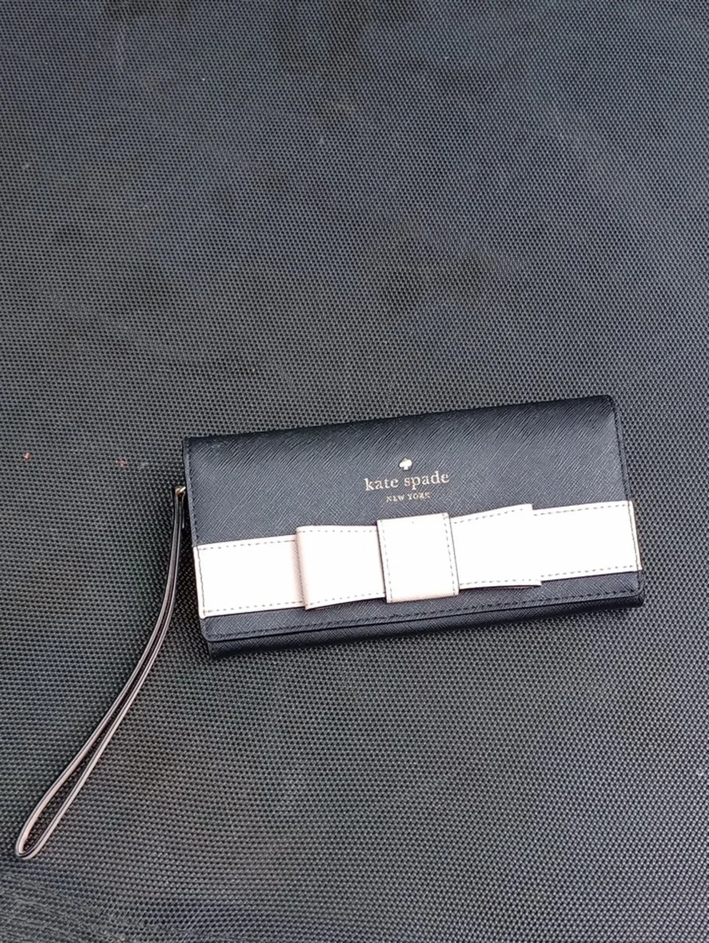 kate spade black and light pink bow wristlet wallet
